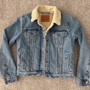 Levi's Original Denim Trucker Jacket with Sherpa Lining - Small